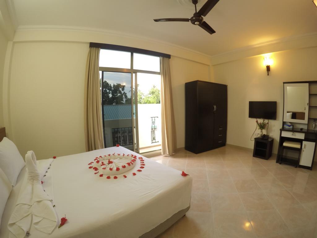 Smera Grand Maamigili Island ภายนอก รูปภาพ